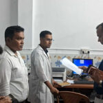 ক্লিনিকে ইজিবাইকের লাইট জ্বালিয়ে অপারেশন!