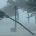 Gypsies that are 80 kmph rain with thunder and thunder at night